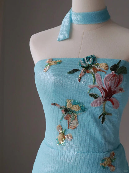 Robe de bal longue sans bretelles, style sirène, ornée de sequins bleus et d'appliqués (AU088)