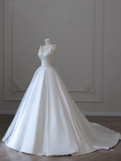 Robe de mariée longue blanche plissée en satin à col en V et simple, tenue de soirée féerique AU089