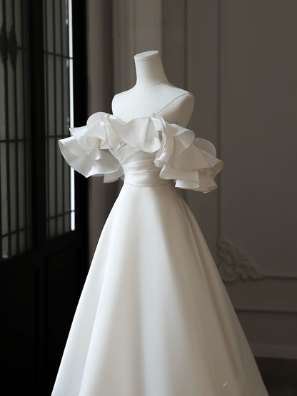 Robe de mariée trapèze en satin blanc à épaules dénudées et manches courtes, tenue de soirée féerique AU091