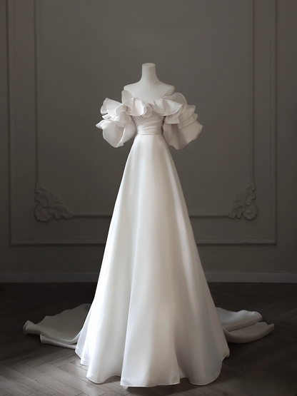 Robe de mariée trapèze en satin blanc à épaules dénudées et manches courtes, tenue de soirée féerique AU091
