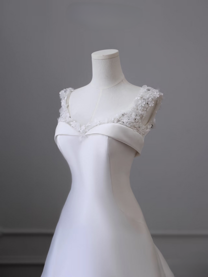 Modest Ball Gown Off The Shoulder Satin White Short Sleeves Wedding Dress Fairy Formal Wedding Dresses AU094