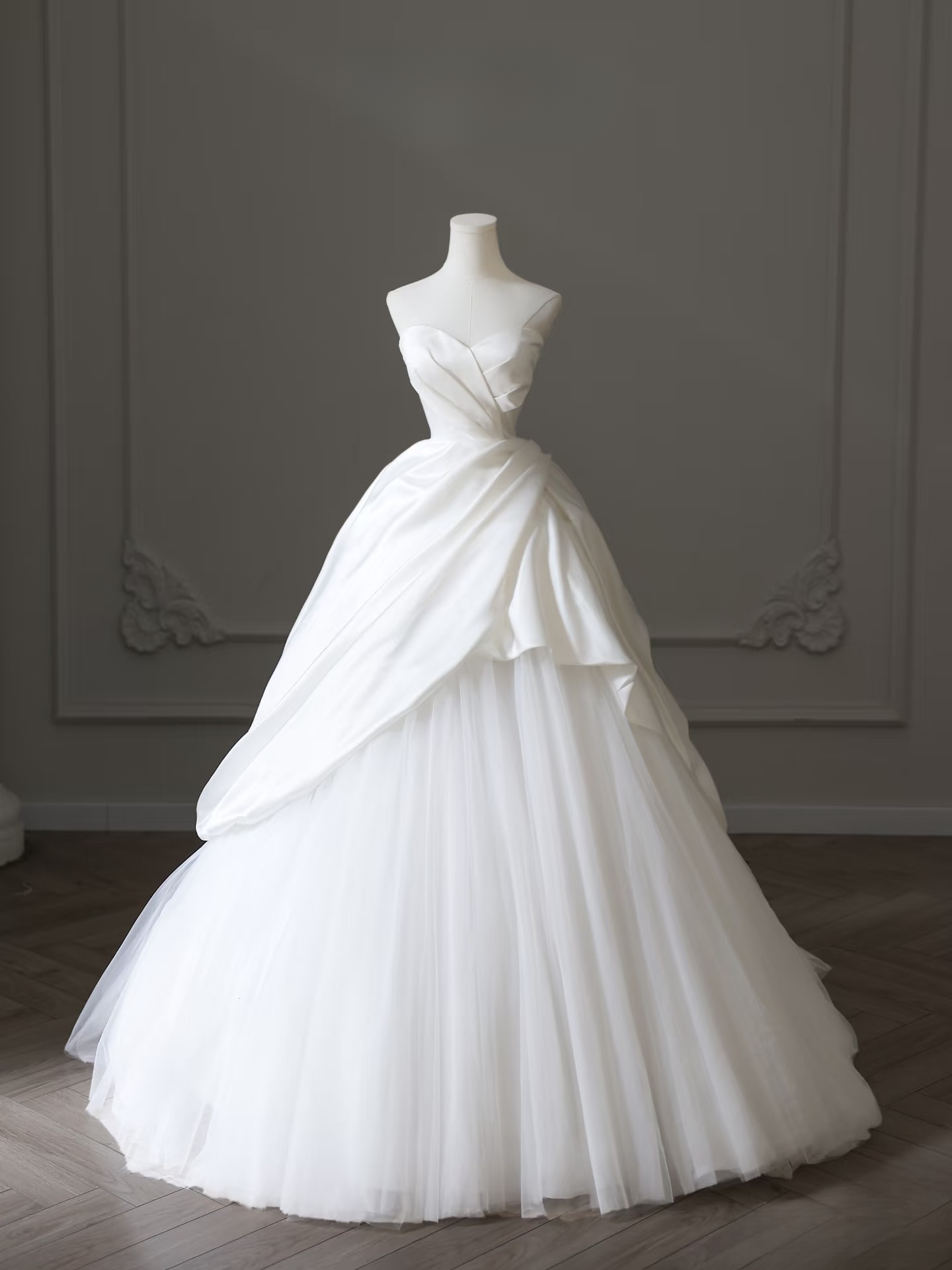 Robe de mariée longue blanche en satin et tulle, élégante robe de bal, décolleté en cœur, tenue de soirée féerique, AU098