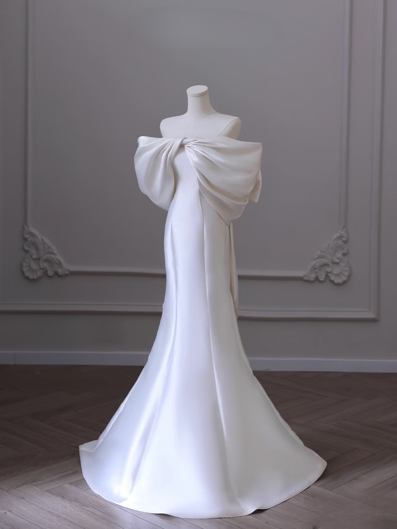 Classic Mermaid Strapless White Satin Long Wedding Dress Fairy Formal Wedding Dresses AU085