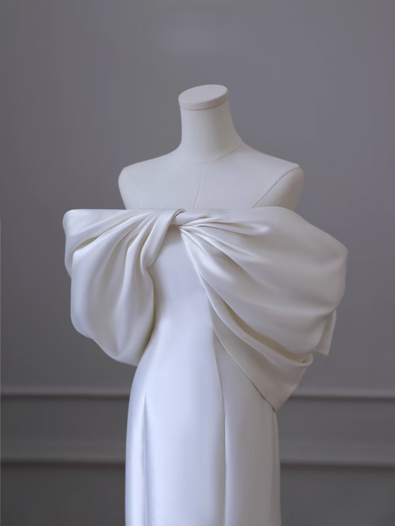 Classic Mermaid Strapless White Satin Long Wedding Dress Fairy Formal Wedding Dresses AU085