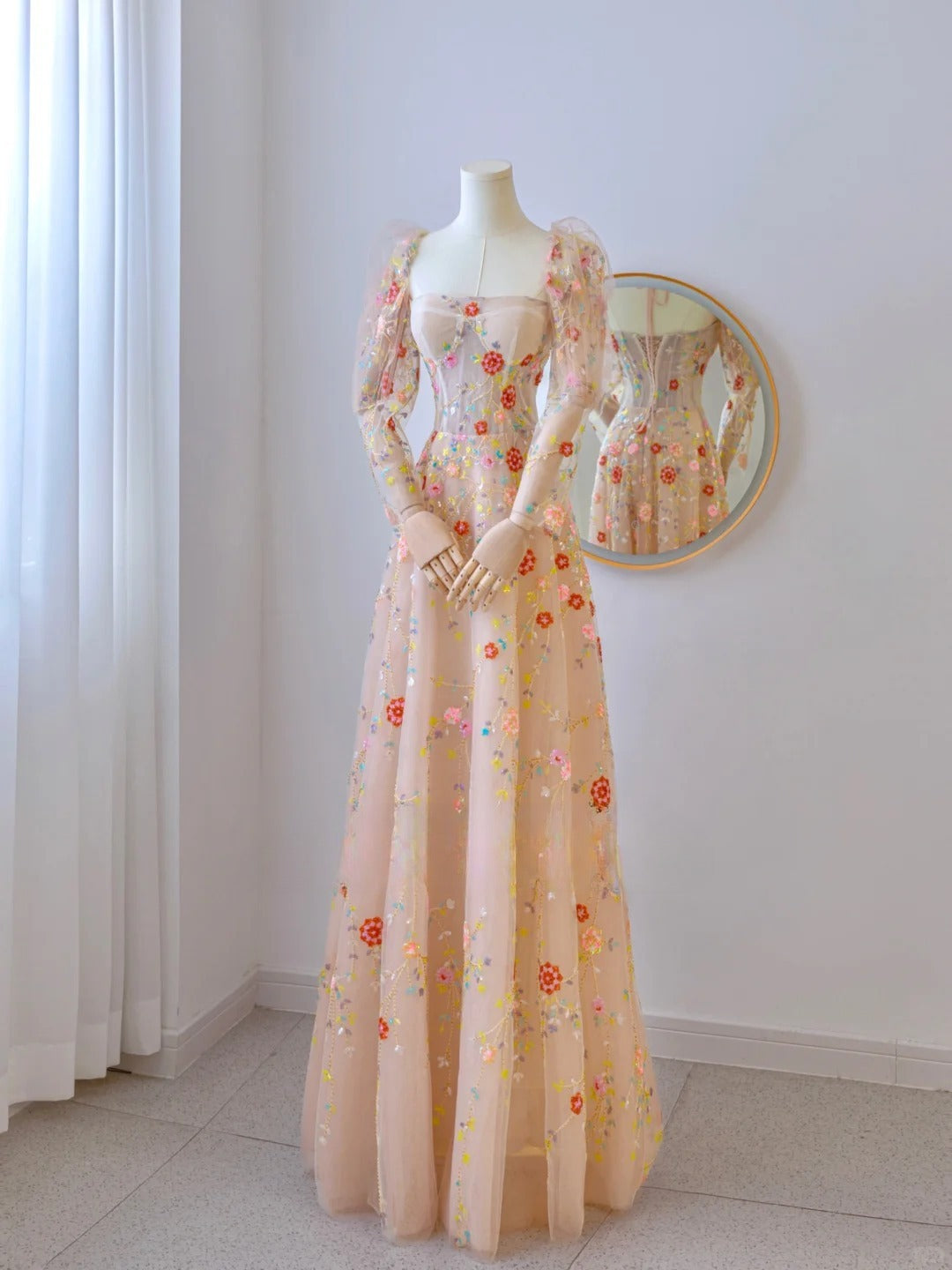 Niedliches, trägerloses A-Linien-Abendkleid mit langen Ärmeln, floraler Spitze und Spitze, formelles Partykleid, Ballkleid AU102