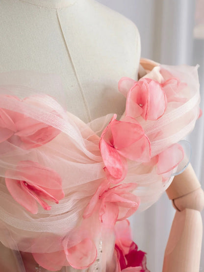 Robe de bal longue rose à épaules dénudées, manches courtes et dentelle florale, coupe trapèze, modèle AU103