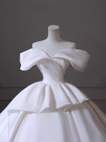 Robe de mariée de rêve en satin blanc à épaules dénudées et manches courtes, tenue de soirée féerique AU108
