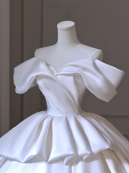 Robe de mariée de rêve en satin blanc à épaules dénudées et manches courtes, tenue de soirée féerique AU108