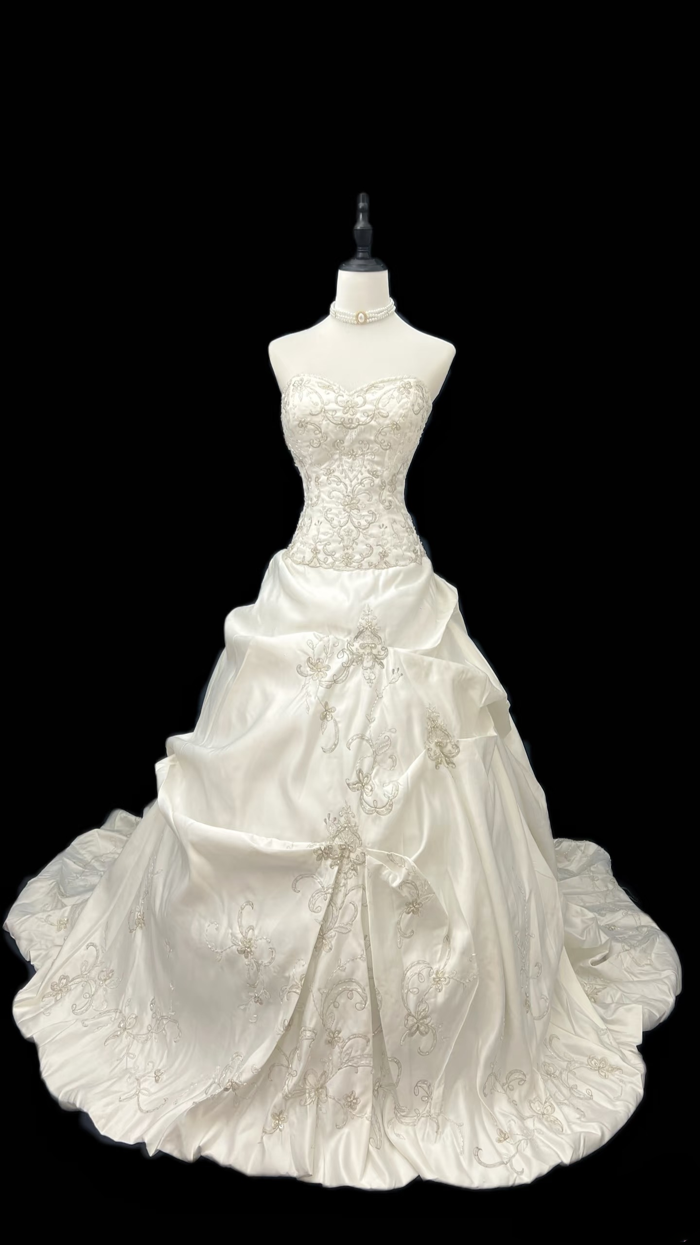 Robe de mariée rétro style années 60, bustier cœur en satin, longue, inspirée des robes de mariée AU113
