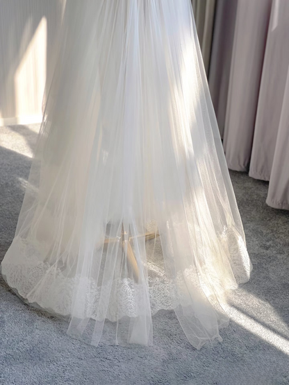 Robe de mariée trapèze en tulle et dentelle blanche, col en V, style féerique, AU126
