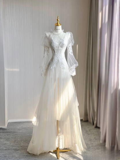 Robe de mariée trapèze en tulle et dentelle blanche, col en V, style féerique, AU126