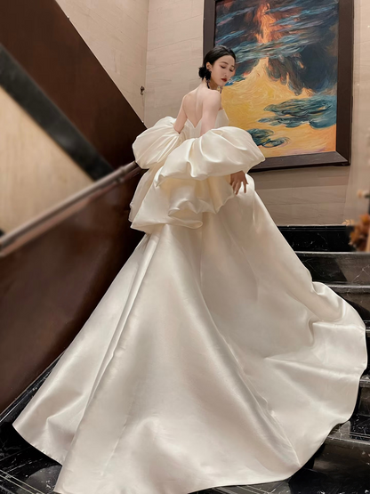 Robe de mariée blanche en satin à col en cœur et cape, tenue de bal de rêve, style féerique, AU134