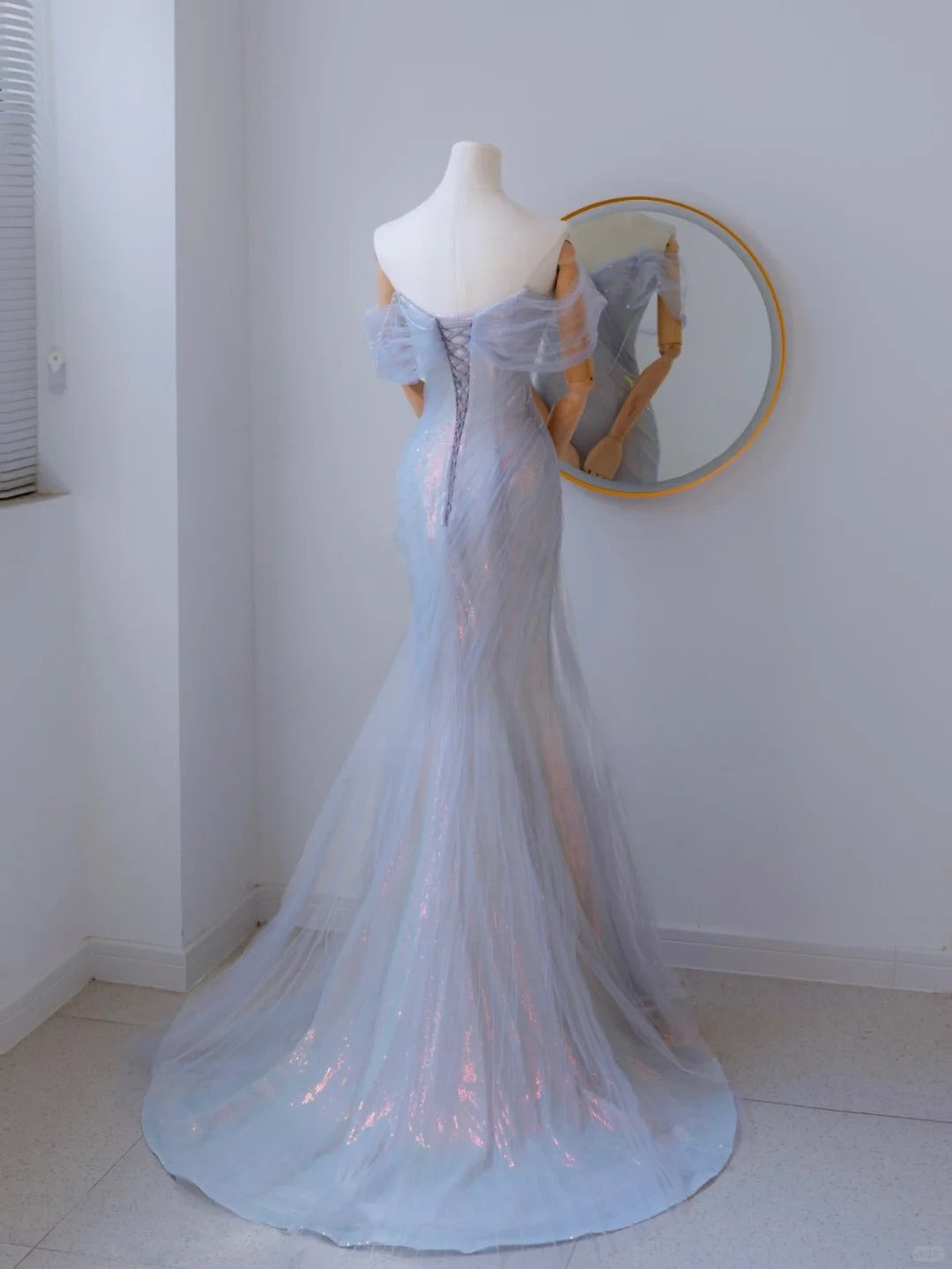 Robe de bal longue sirène sexy lilas à épaules dénudées et manches courtes ornée de perles, référence AU134