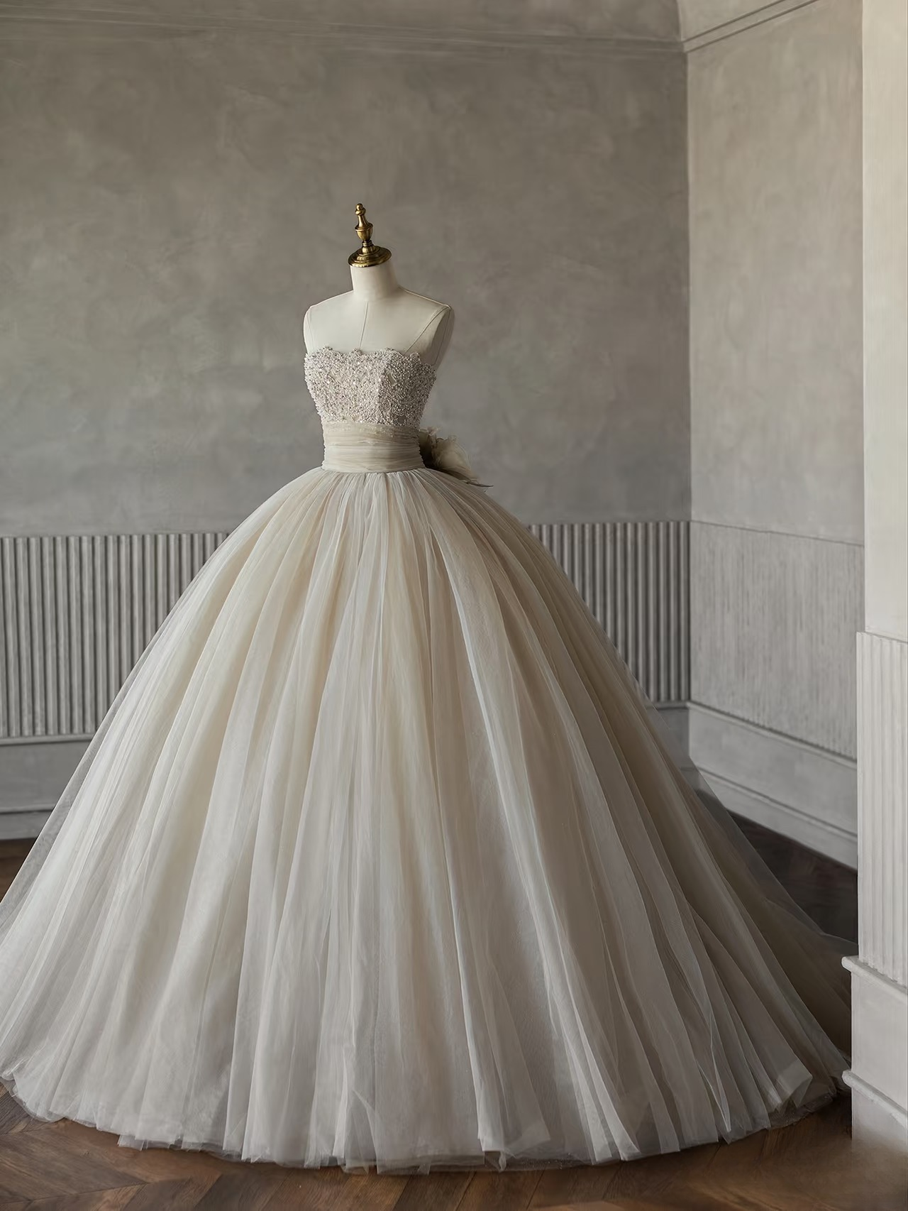 Traum Ballkleid Trägerloses Champagner Ärmelloses Tüll Brautkleid Mit Perlen Fee Formale Bräute Kleid Brautkleider AU142