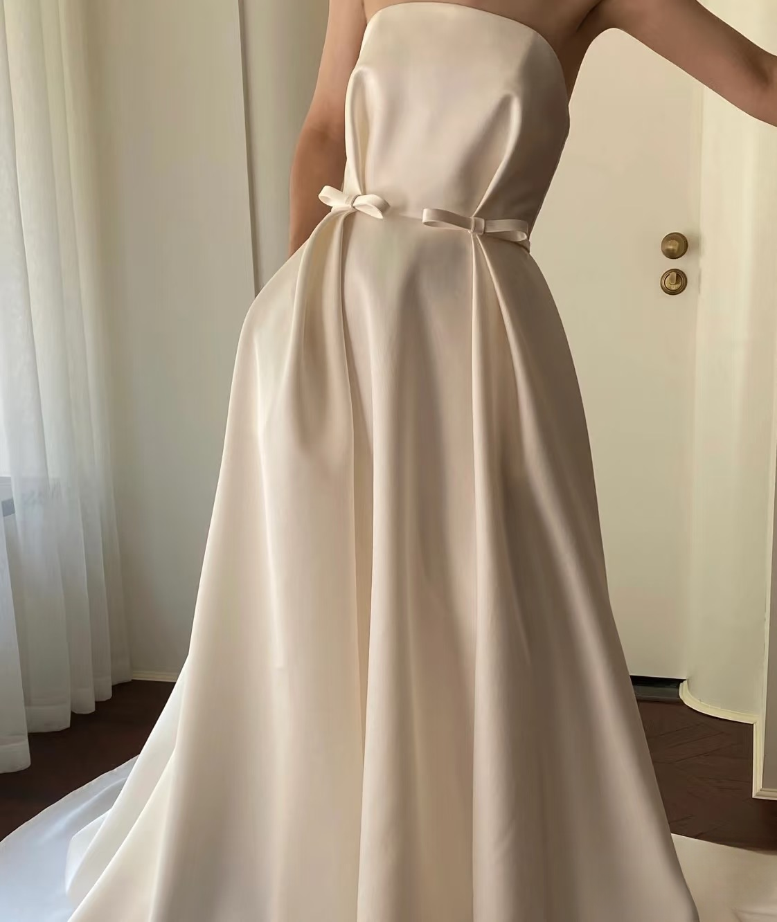 Traum Ballkleid Trägerloses Elfenbein Ärmelloses Satin Brautkleid Mit Schleife Fee Formale Bräute Kleid Brautkleider AU144