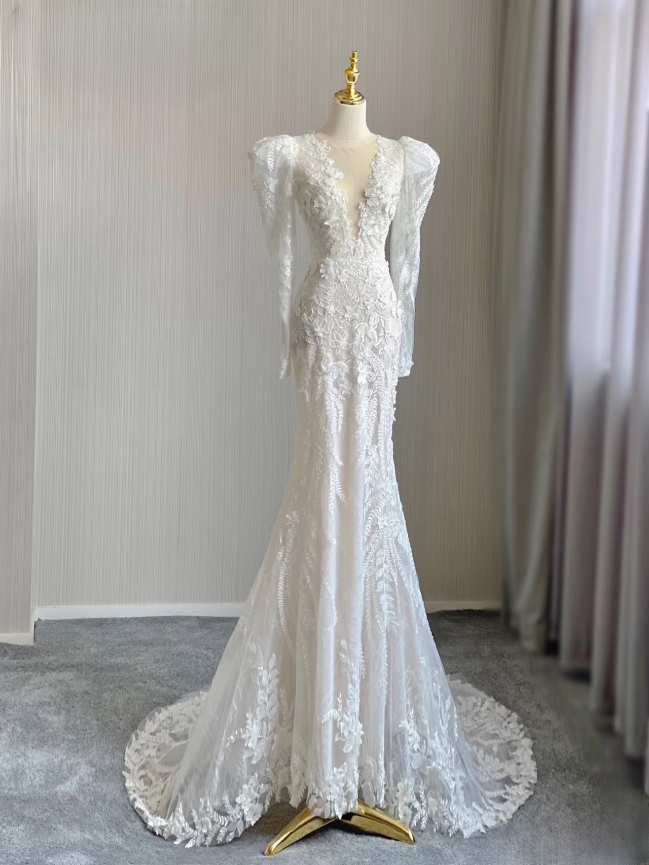 Dream Mermaid V Neck Long Sleeves Lace White Wedding Dress Fairy Formal Brides Gown Wedding Dresses AU151