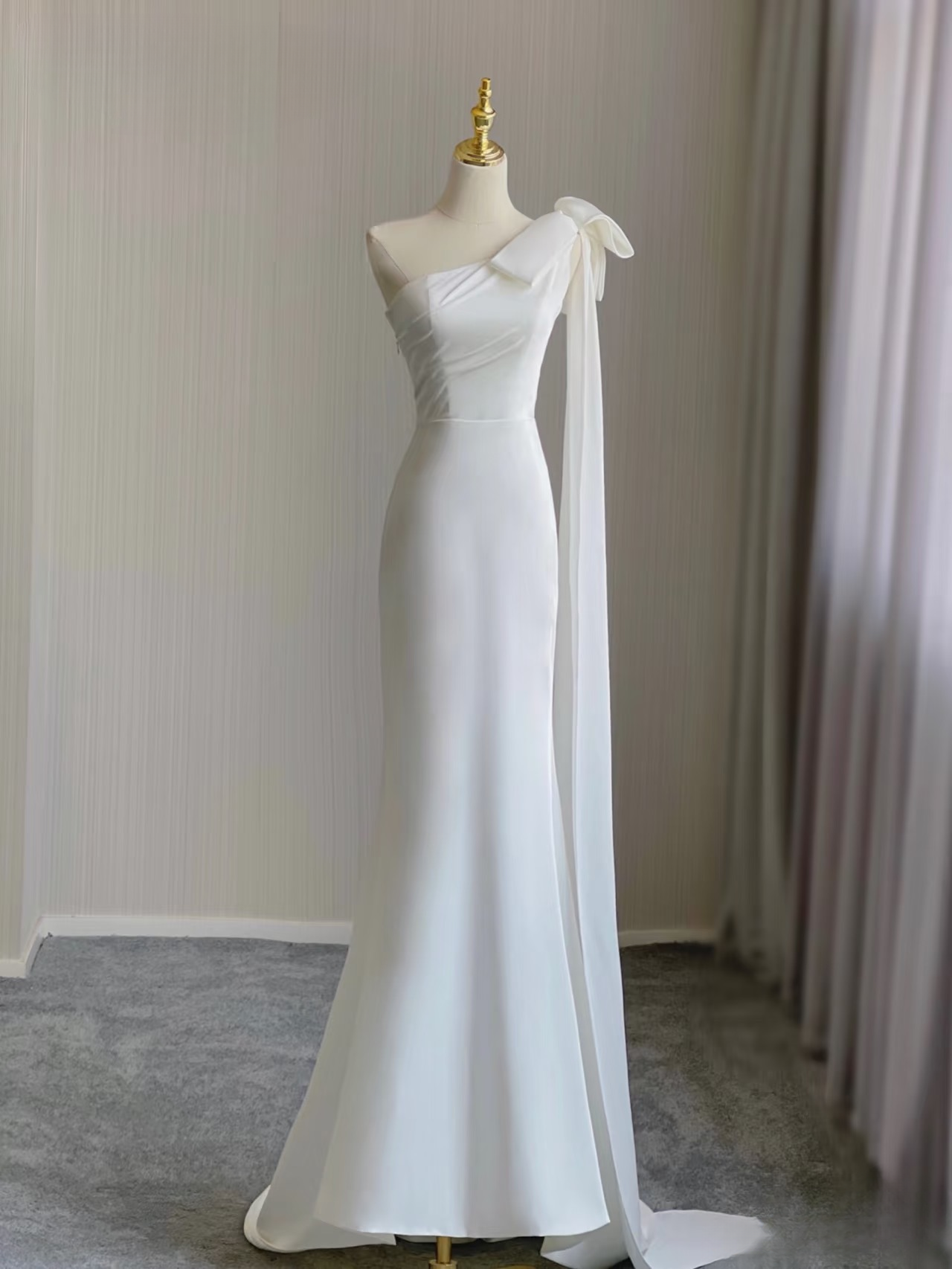 Simple Mermaid One Shoulder Sleeveless Satin White Wedding Dress Fairy Formal Brides Gown Wedding Dresses AU151