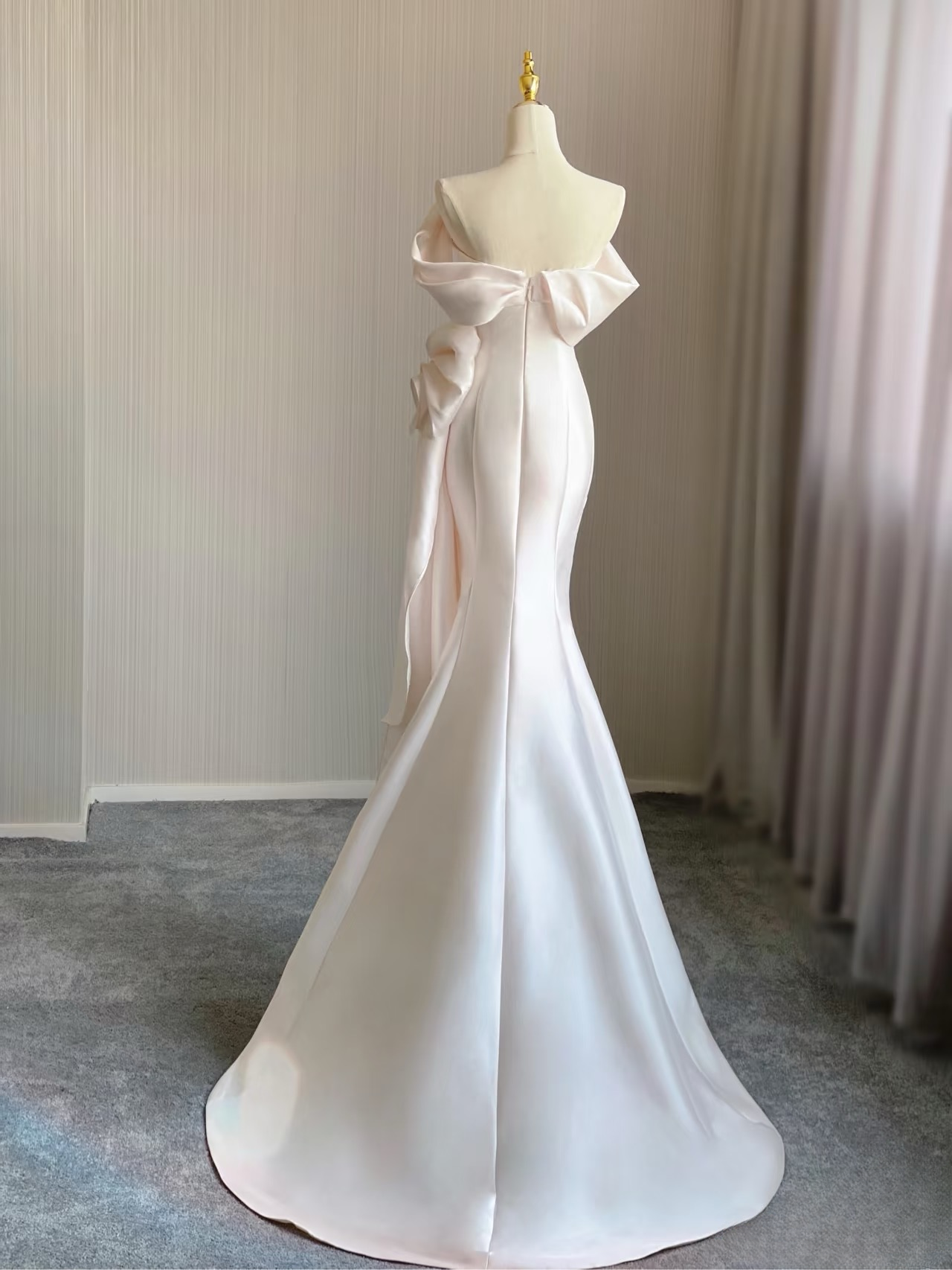 Dream Mermaid Off The Shoulder Satin Wedding Dress With Sleeves Fairytale Autumn Wedding Dresses AU157