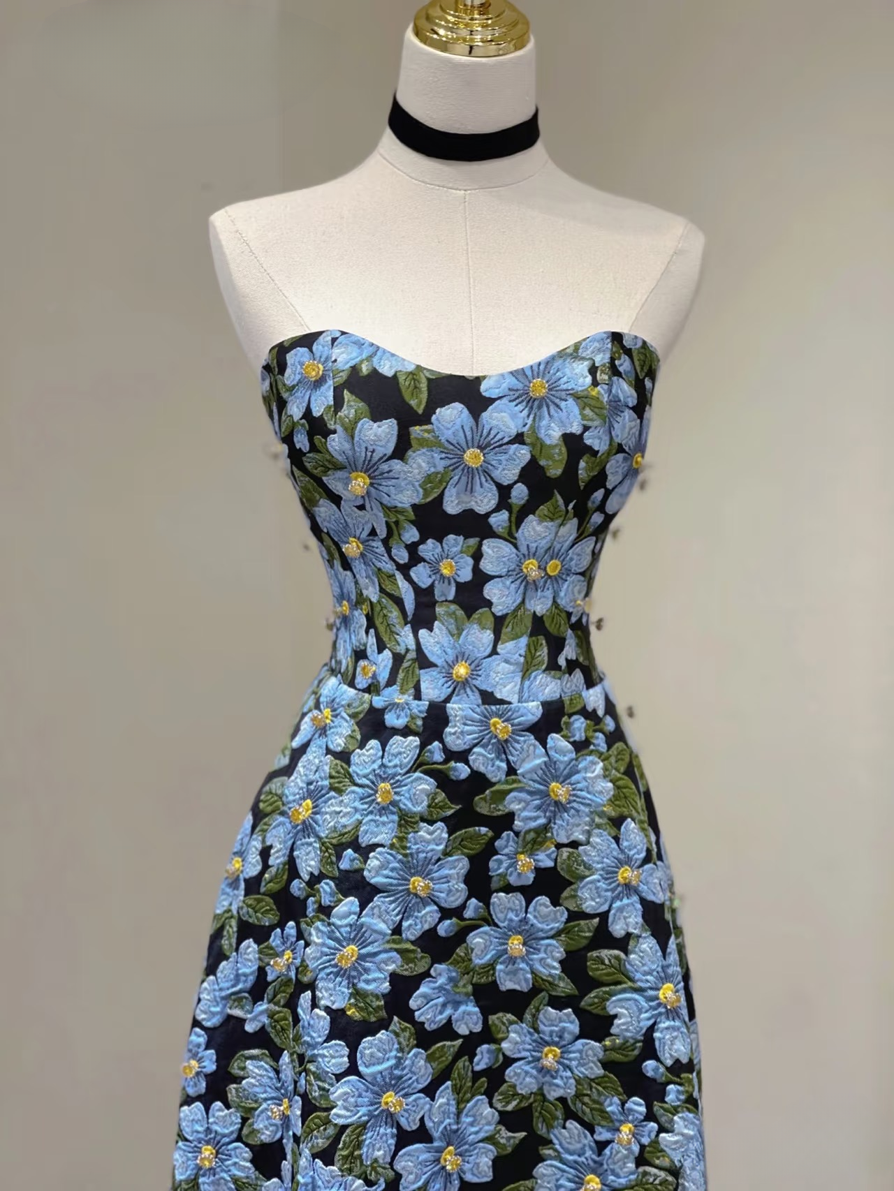 Zeitloses A-Linie Sweetheart Blau Floral Satin Langes Ballkleid Partykleid Geburtstags-Outfits Abschlusskleid AU161
