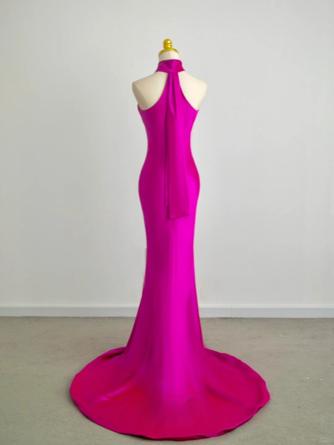 Pretty Mermaid Halter Neck Fuchsia Satin Prom Dresses Long Evening Party Formal Outfits RB6618