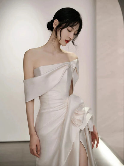 Robe de mariée sirène en satin à épaules dénudées et manches longues, style conte de fées, pour l'automne, AU179