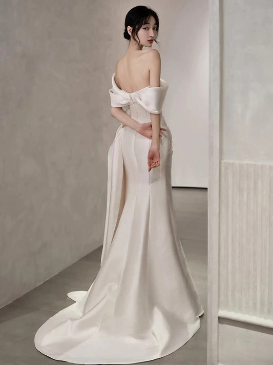 Dreamy Mermaid Off The Shoulder Satin Wedding Dress With Sleeves Fairytale Autumn Wedding Dresses AU179