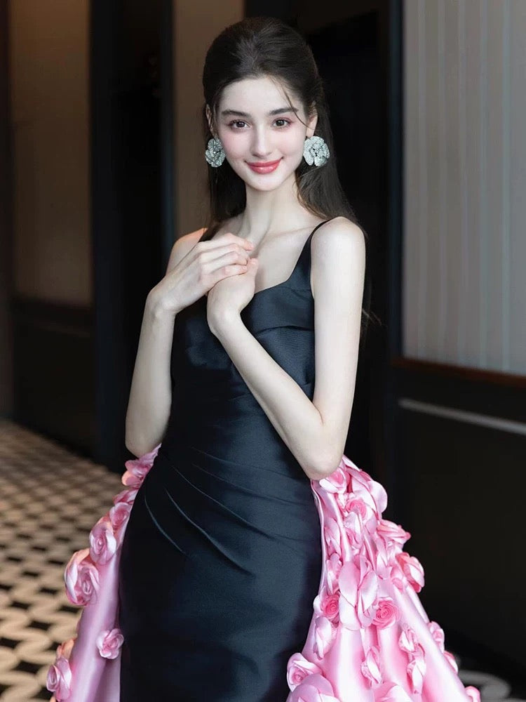 Sexy Meerjungfrau-Träger Schwarz Satin Lange Ballkleider Mit Rosa Blumen Partykleid Geburtstag Outfits Abschlusskleid AU181