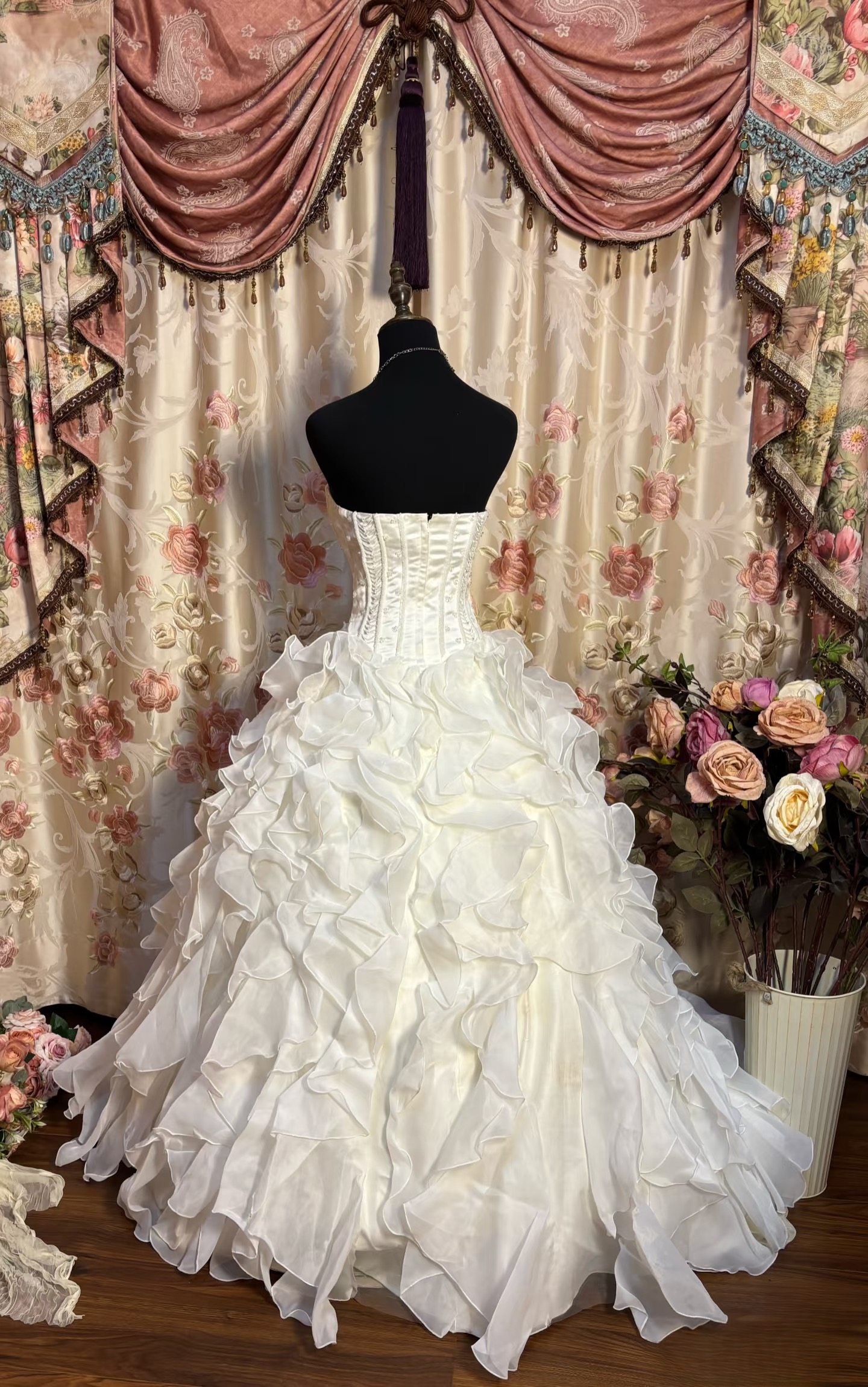 Retro Ball Gown Strapless 70s Fitted Corset Bride Gown Long Wedding Dresses AU187