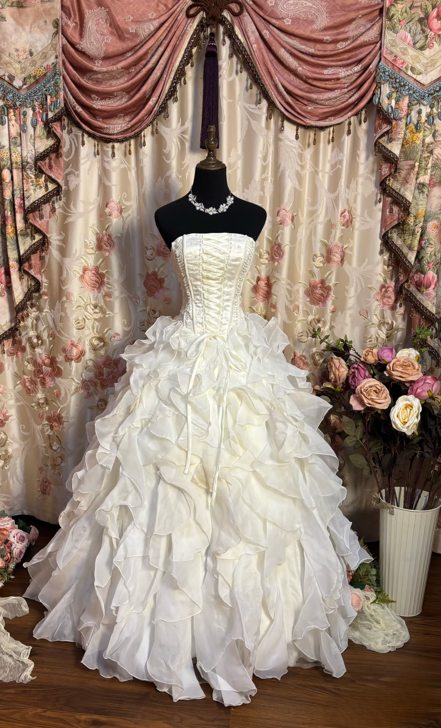 Retro Ball Gown Strapless 70s Fitted Corset Bride Gown Long Wedding Dresses AU187