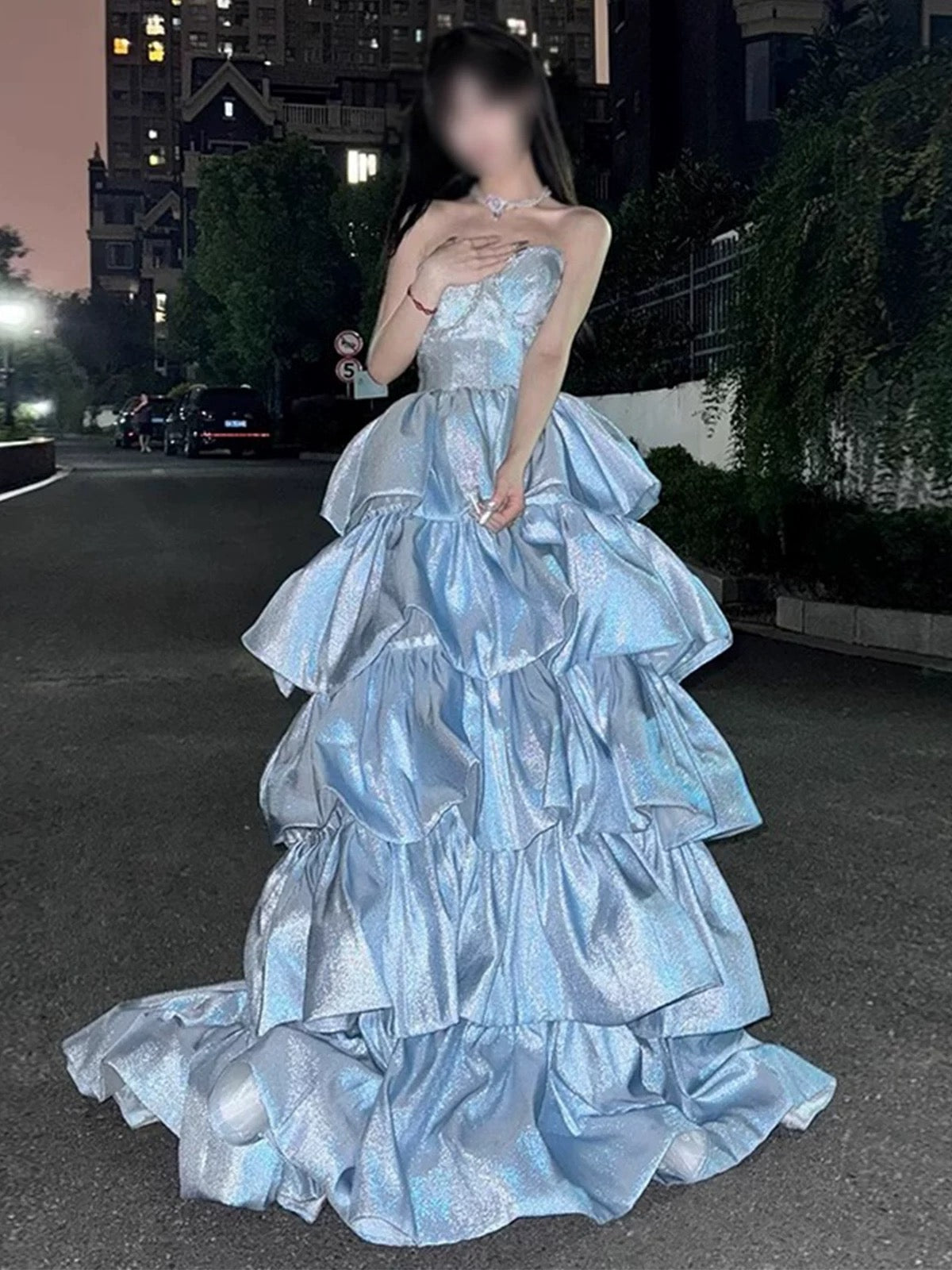 Robe de bal élégante à paillettes bleues, décolleté en cœur, sans manches, idées d'inspiration, robe de bal, robe de remise de diplôme, AU189