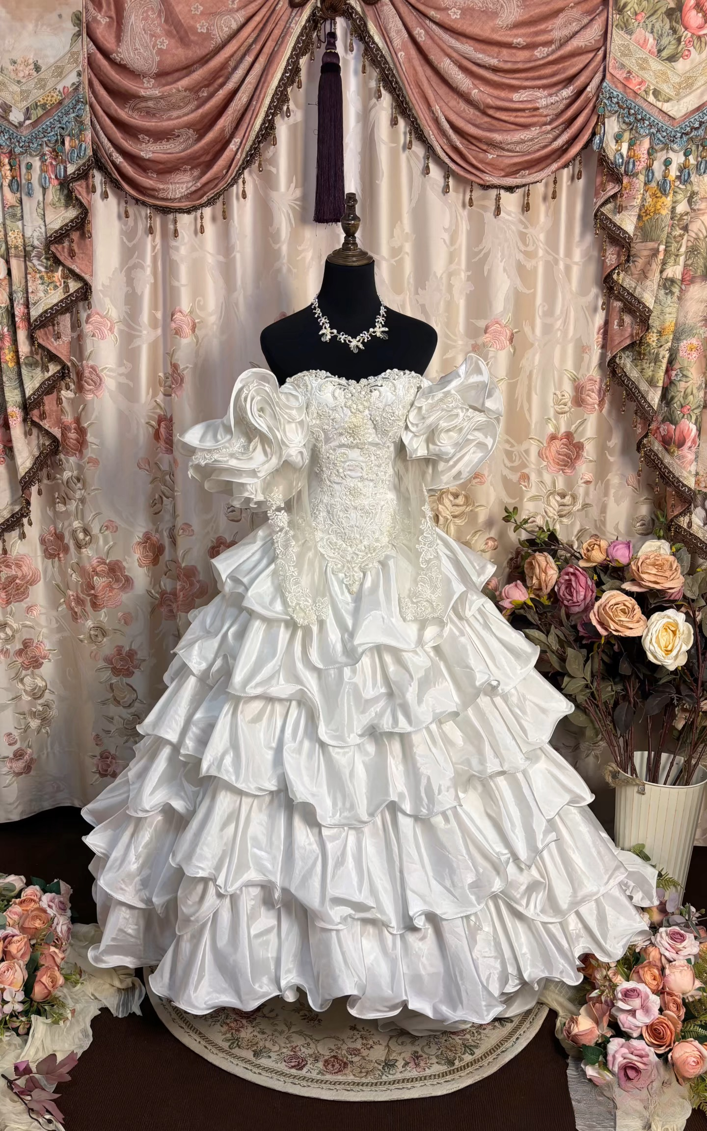 Retro Ball Gown Off The Shoulder Neckline 60s White Fitted Corset Bride Gown Long Wedding Dresses AU189