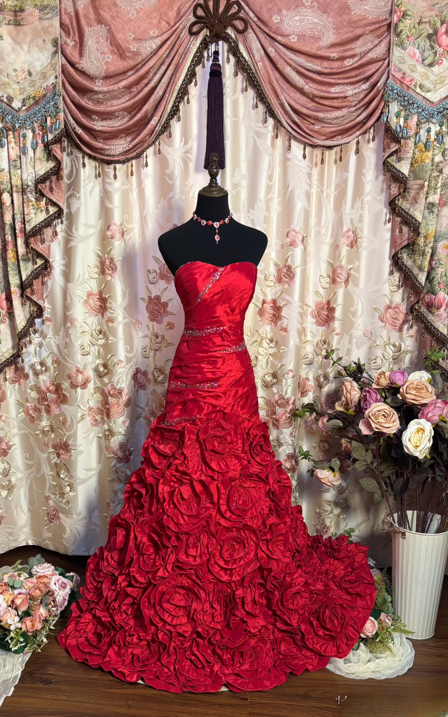Robes de bal rétro sirène décolleté cœur, inspiration mode vintage, robes de bal longues en satin rouge, robe de soirée, robes de bal AU198