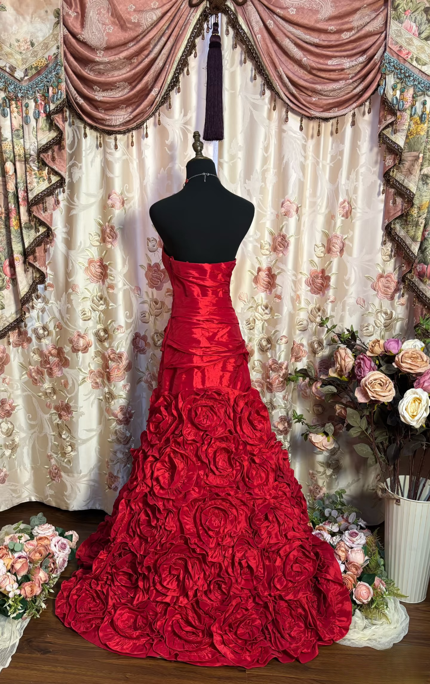 Robes de bal rétro sirène décolleté cœur, inspiration mode vintage, robes de bal longues en satin rouge, robe de soirée, robes de bal AU198