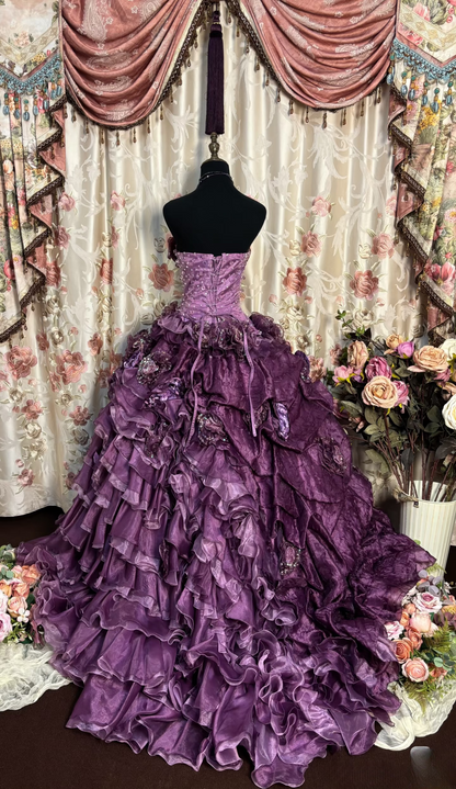 Robe de bal vintage bustier en tulle couleur raisin, longue et perlée, idéale pour une quinceañera, un sweet 15 ou un anniversaire de 16 ans (A202)