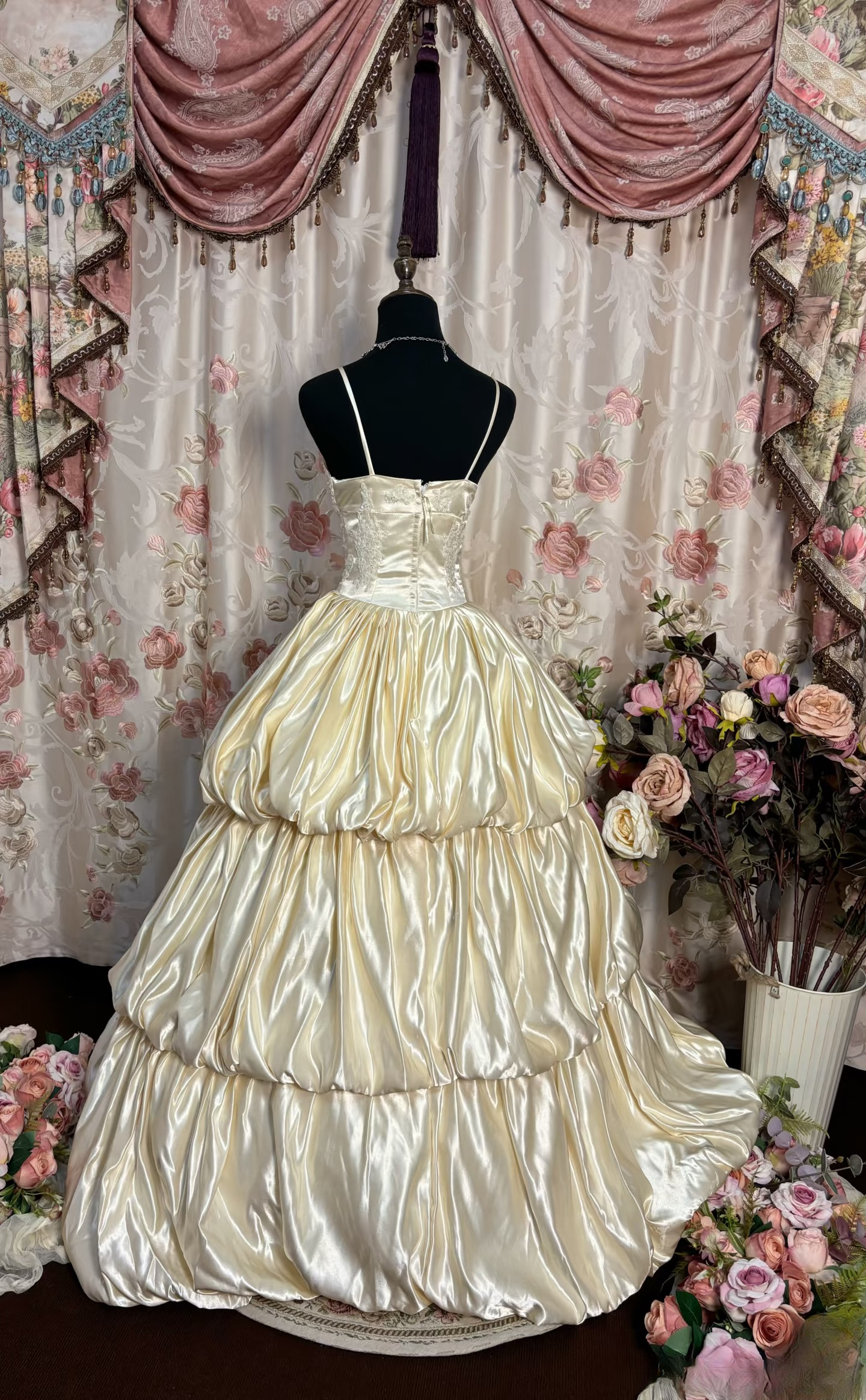 Retro Ball Gown Spaghetti Strap Ivory 70s Fitted Corset Bride Gown Long Wedding Dresses Bride Dress AU203