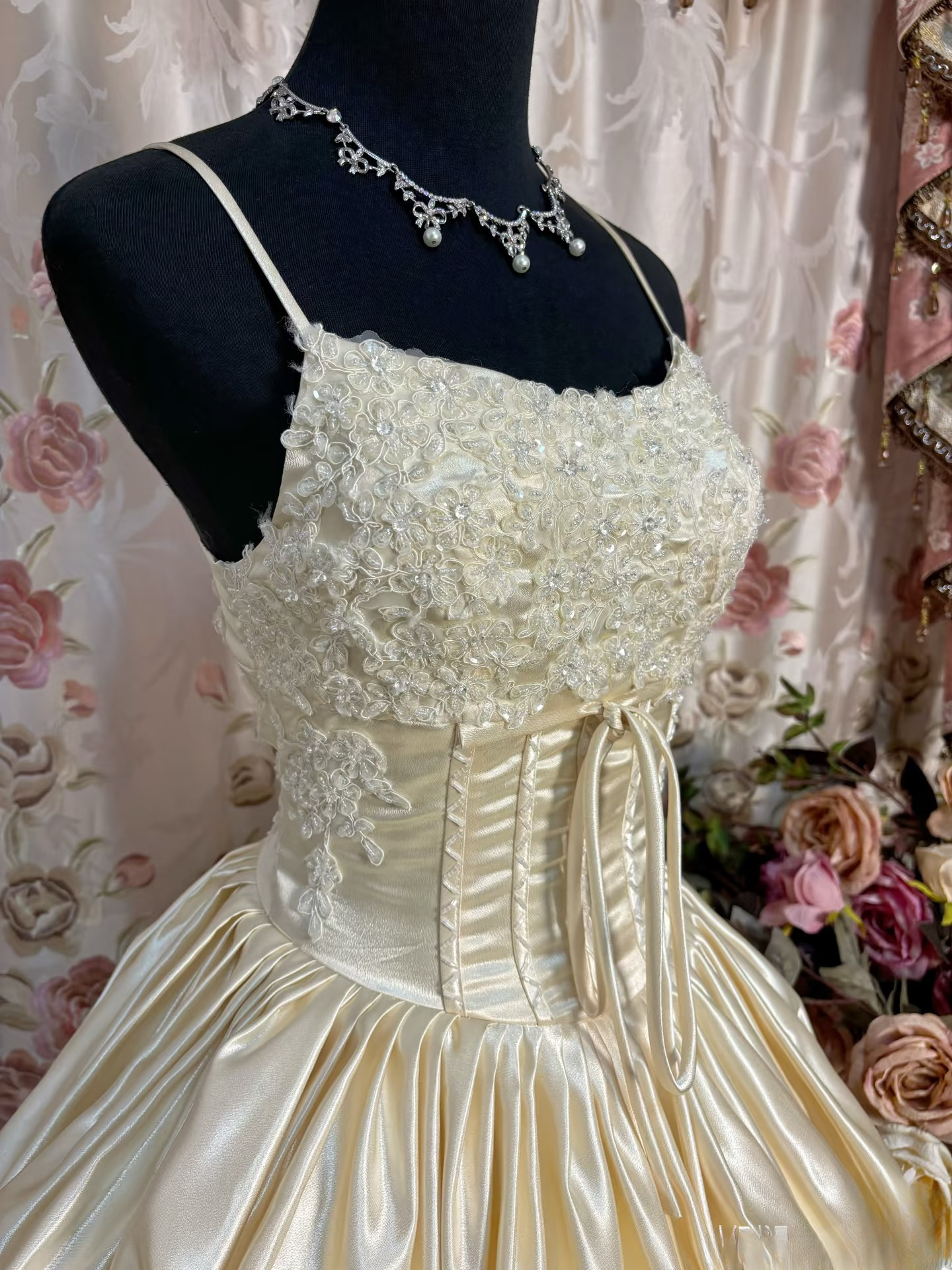 Retro Ball Gown Spaghetti Strap Ivory 70s Fitted Corset Bride Gown Long Wedding Dresses Bride Dress AU203