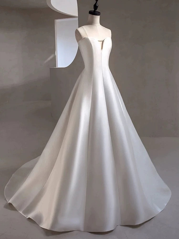Robe de mariée longue en satin blanc sans bretelles, tenue de bal de rêve, style conte de fées, pour l'automne, AU213