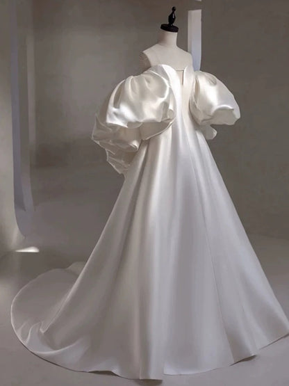 Robe de mariée longue en satin blanc sans bretelles, tenue de bal de rêve, style conte de fées, pour l'automne, AU213