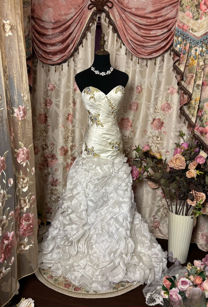 Robe de mariée longue blanche style sirène rétro, bustier cœur, en satin, coupe ajustée, corset, années 70 (AU215)
