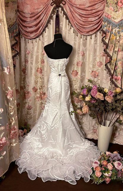 Robe de mariée longue blanche style sirène rétro, bustier cœur, en satin, coupe ajustée, corset, années 80 (AU227)