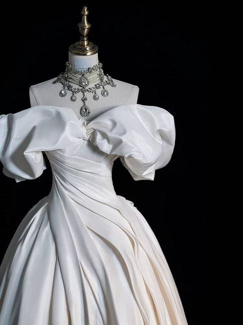 Modest Ball Gown Off The Shoulder Satin Wedding Dress With Sleeves Fairytale Autumn Wedding Dresses AU228