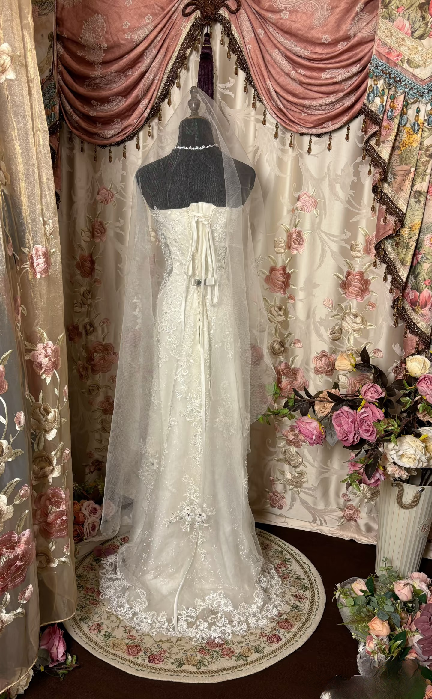 Robe de mariée blanche rétro sirène à décolleté cœur, style années 1960, corset ajusté, longue dentelle, AU232