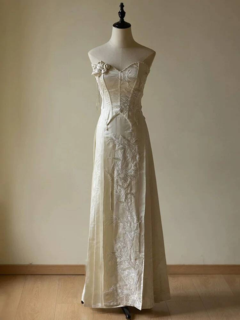 Modest A Line Sweetheart Ivory Satin Wedding Dress Long Fairytale Autumn Vintage Wedding Dresses AU240