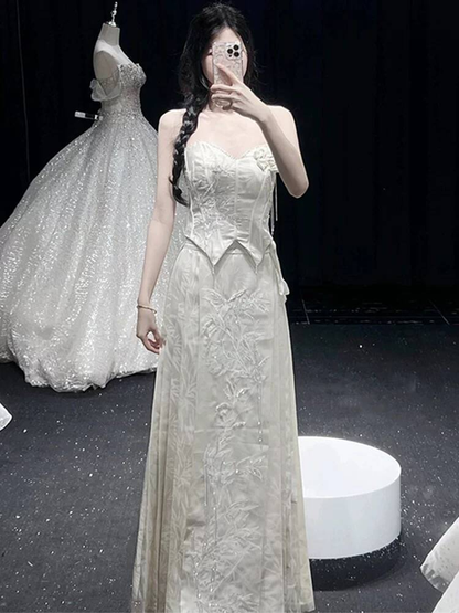 Bescheidene A-Linie Herzausschnitt Elfenbein Satin Brautkleid Lange Märchen Herbst Vintage Brautkleider AU240