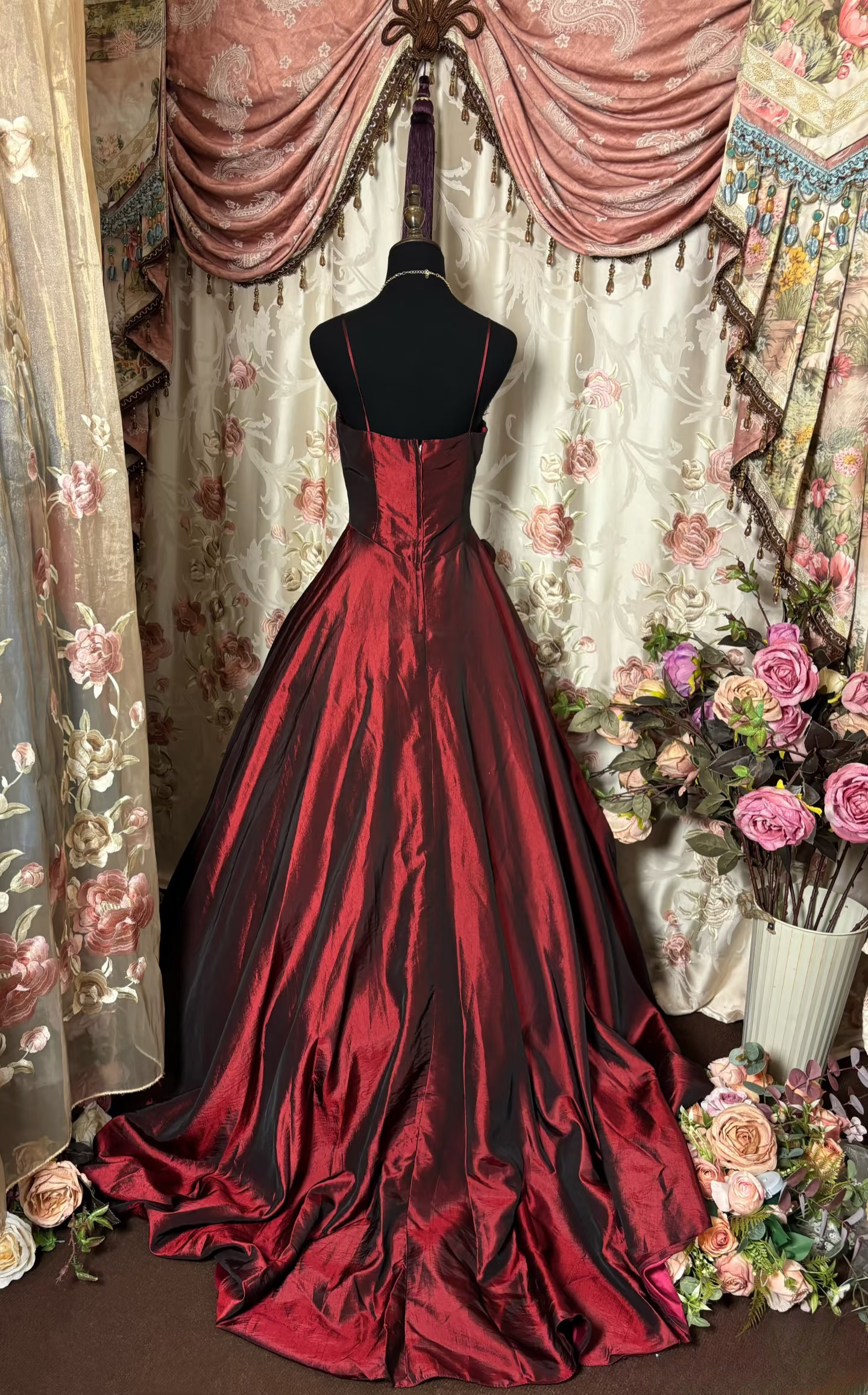 Robe de bal rétro bordeaux à bretelles spaghetti, robe de soirée longue vintage AU252