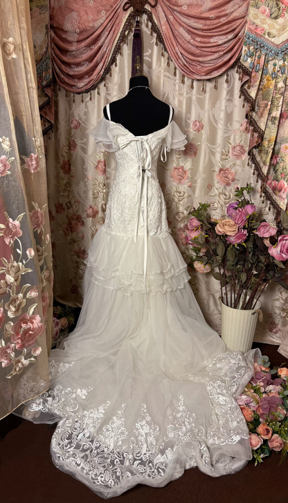 Robe de mariée longue blanche à bretelles spaghetti et dentelle style sirène rétro années 60 (AU256)