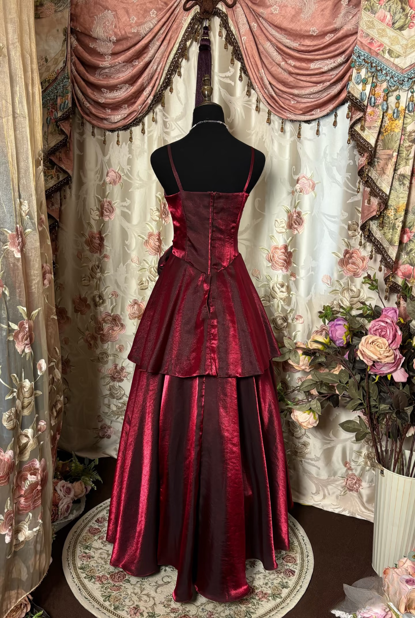 Robe de bal longue bordeaux foncé en organza, coupe trapèze, bretelles spaghetti, taille modeste, AU261