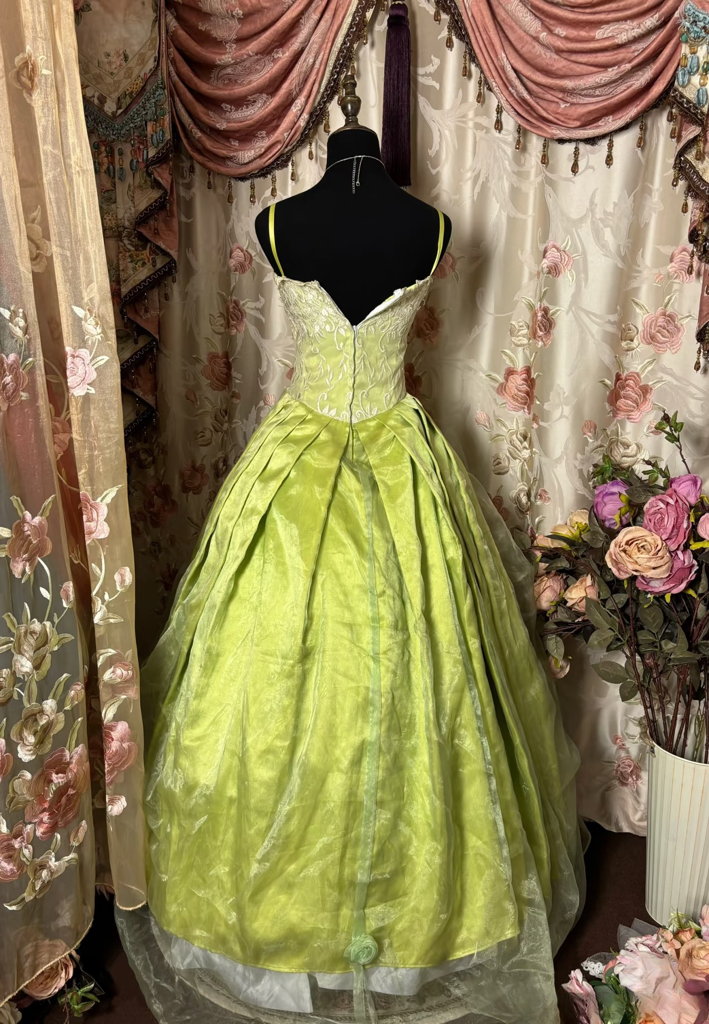 Vintage Ball Gown Spaghetti Straps Bud Green With Lace Long Quinceanera Dress Sweet 15 16 Dresses AU266