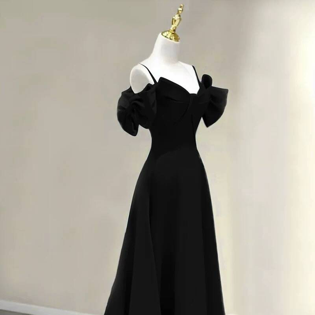 Robe de bal longue en satin noir, simple, coupe trapèze, bretelles spaghetti, tenue de soirée pour 21e anniversaire, robe de remise de diplôme, AU268