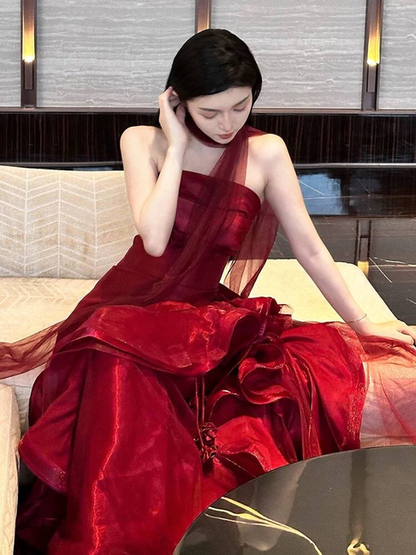 Edle Meerjungfrau trägerloses Burgunderrotes langes Ballkleid mit Schal Partykleid 21. Geburtstag Outfits Abschlusskleid AU269
